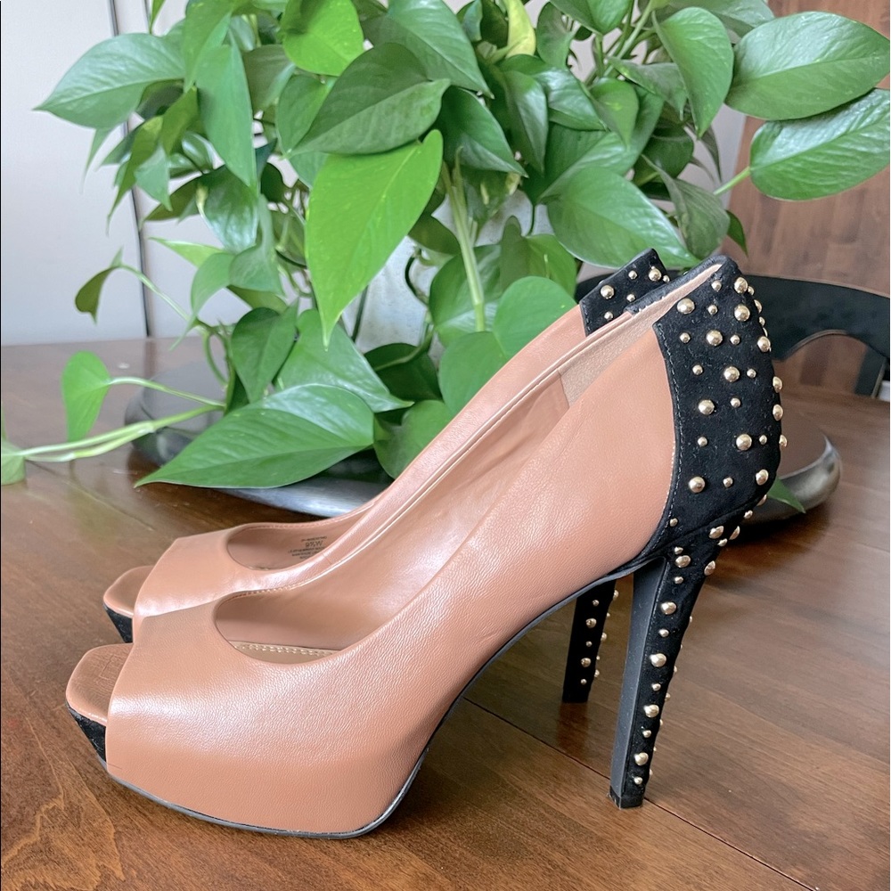 Rare Jessica Simpson Platform Heels Tan/Black